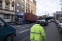 LKW gegen Bruecke wegen Rettungsgasse Koeln Muelheim P01